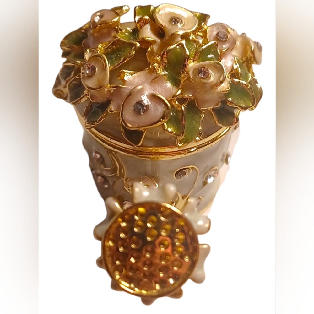 Elegant Gold and Green Watering Can Brooch - Picture 5 of 7